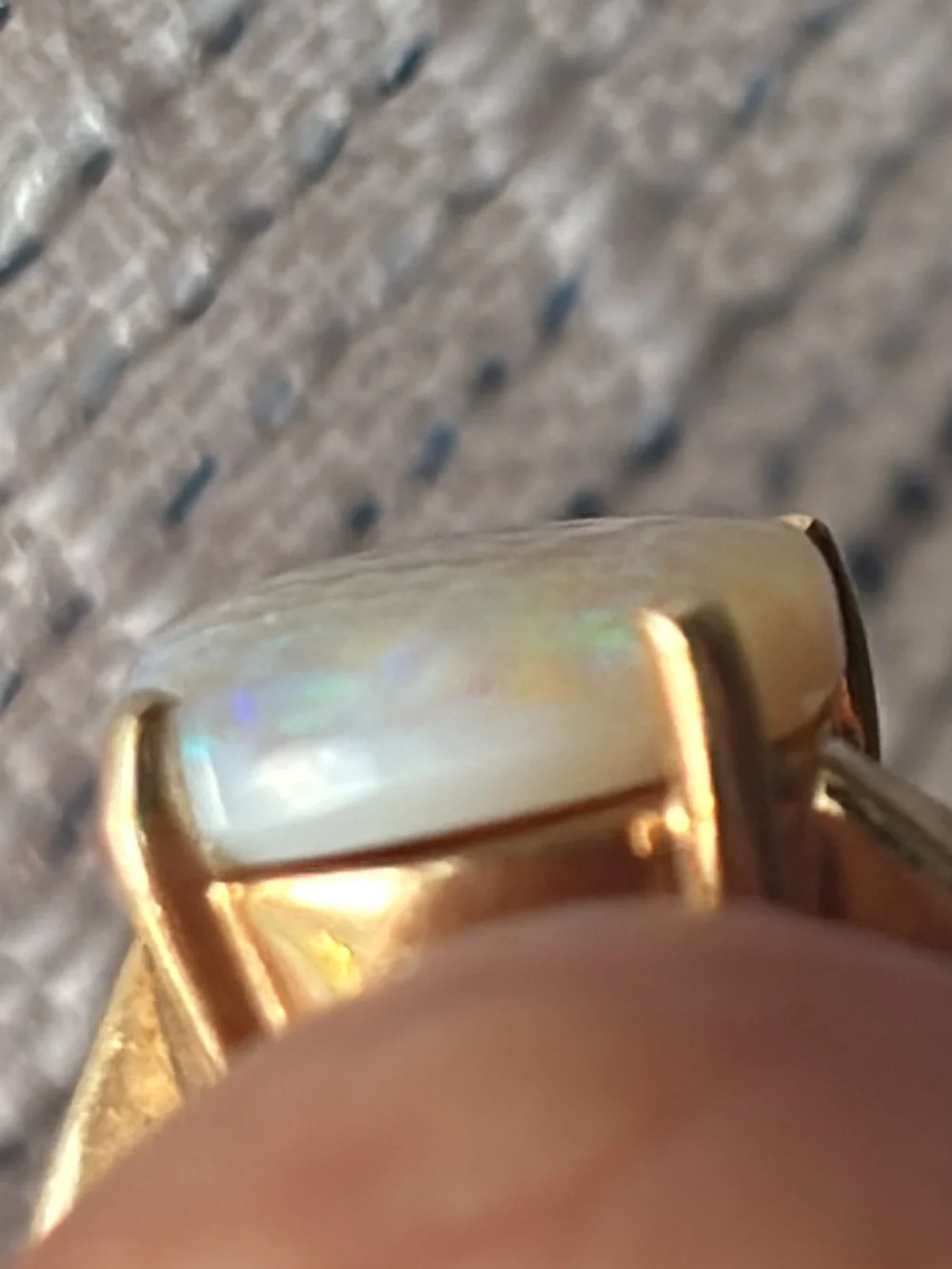 N/A elegant solid